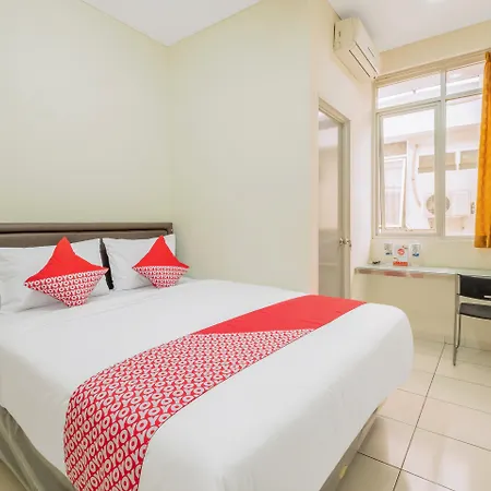 Super Oyo Collection O 818 Micasa Residence